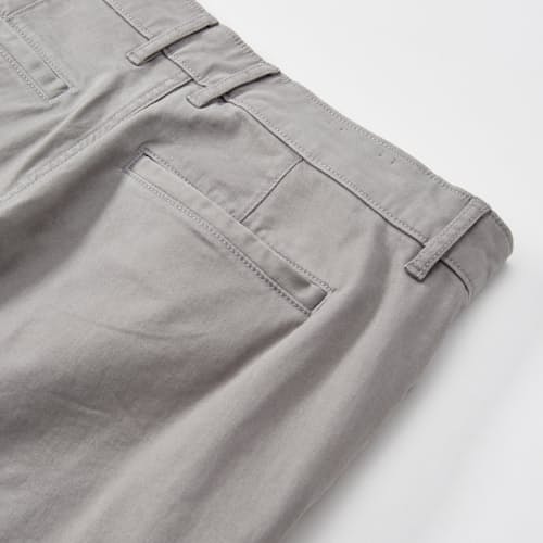 laydown detail image of 365 Chino Short - 7"