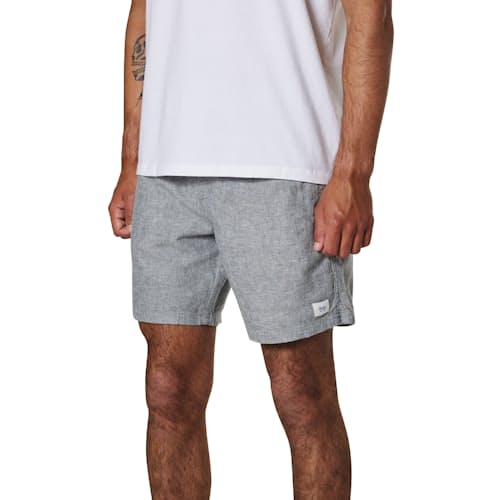 on model image of Isaiah Cotton Linen Local Short - 7"