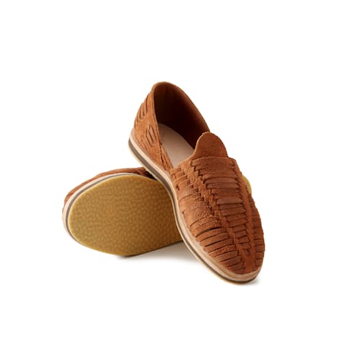 laydown image of Huarache