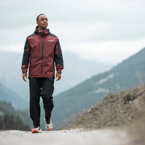 lifestyle image of Free Hiker 2 Low GTX Hiking Sneaker