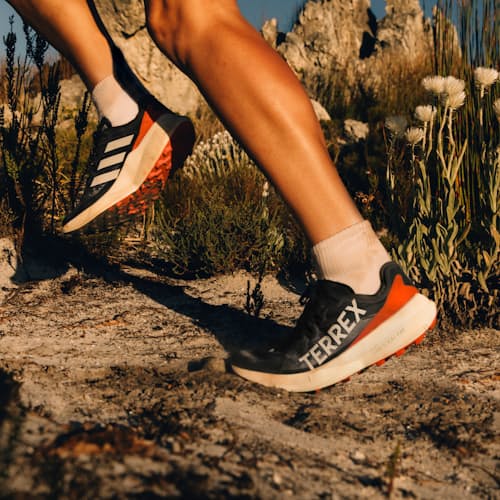 lifestyle image of TERREX Agravic Speed Trail Sneaker