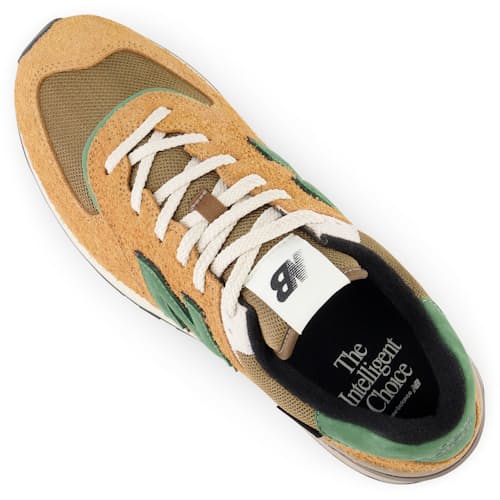 laydown image of 574 Legacy Sneaker