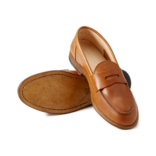 laydown image of Dartflex Loafer