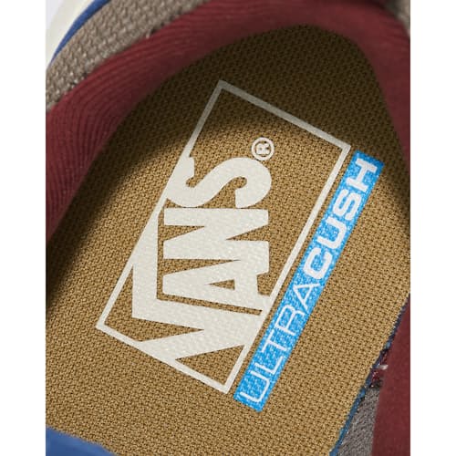 laydown detail image of Ultrarange Exo SE Sneaker
