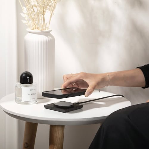 laydown image of Drop Magnetic Charger