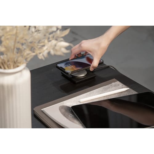 laydown image of Drop Magnetic Charger