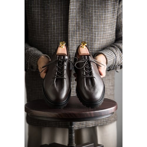 lifestyle image of Eduoard Lug Derby
