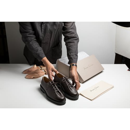 lifestyle image of Eduoard Lug Derby