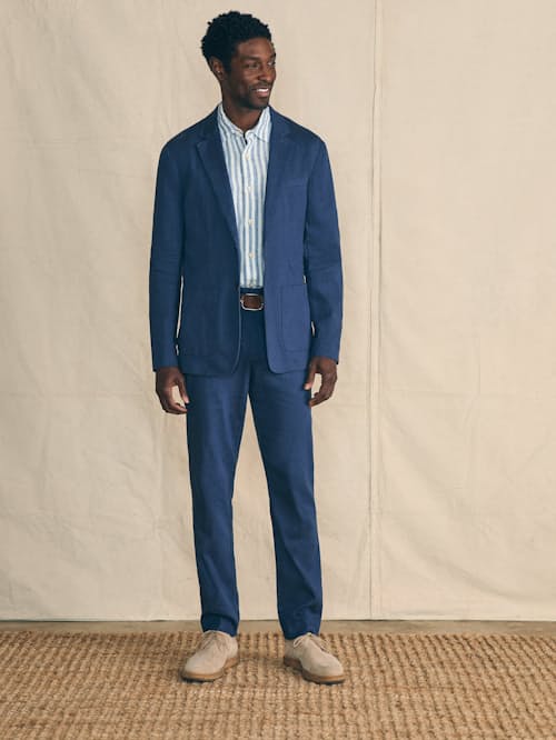 on model image of Movement Flex Linen Blazer