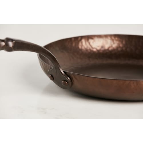 laydown image of Carbon Steel Deep Farmhouse Skillet
