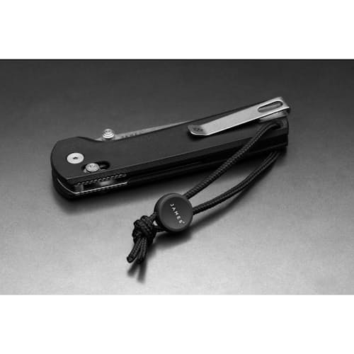 lifestyle image of The Ulu Lanyard