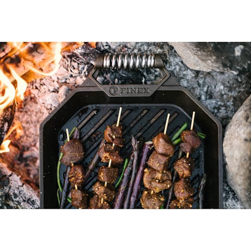 laydown detail image of 12" Grill Pan