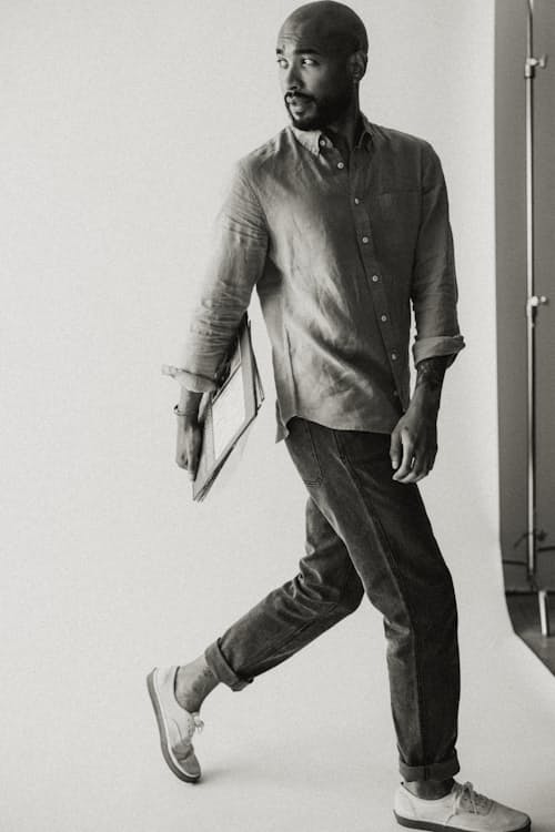 lifestyle image of The Jack Linen Shirt