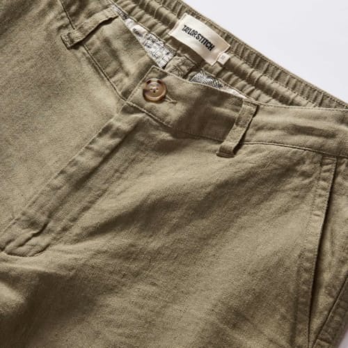 laydown detail image of The Linen Easy Short - 8"