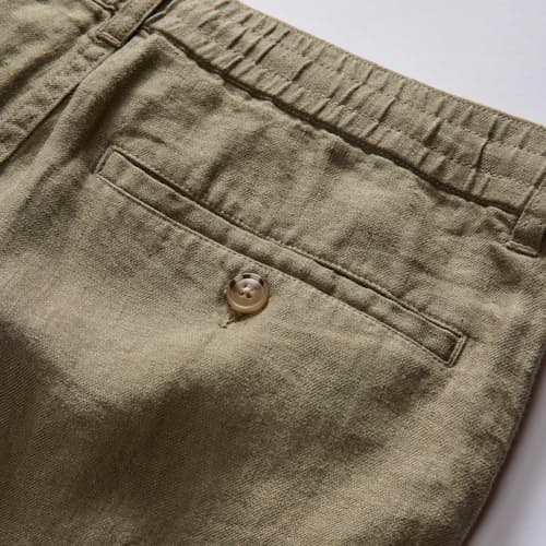laydown detail image of The Linen Easy Short - 8"