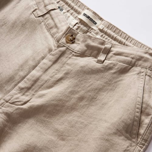 laydown detail image of The Linen Easy Short - 8"