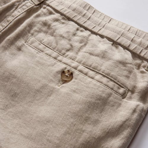 laydown detail image of The Linen Easy Short - 8"