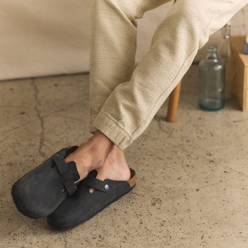 lifestyle image of The Apres Sashiko Pant