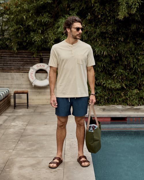 John is 6'0'', 170lbs, and wearing a size M