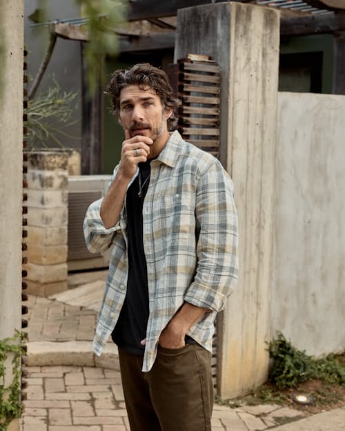 John is 6'0", 170lbs, and wearing size M