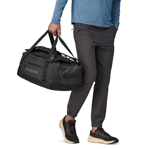 on model image of Black Hole Duffel Bag - 40L