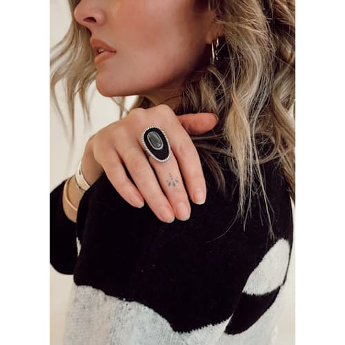 lifestyle image of Women's Shadow Box Ring