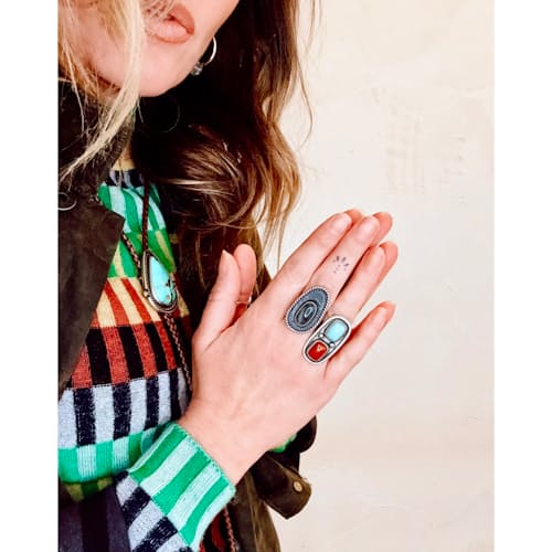 lifestyle image of Women's Shadow Box Ring