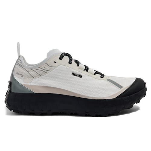 laydown image of 001 Trail Running Sneaker