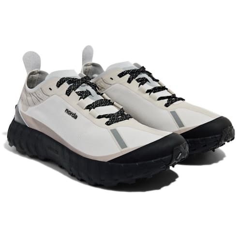 laydown image of 001 Trail Running Sneaker