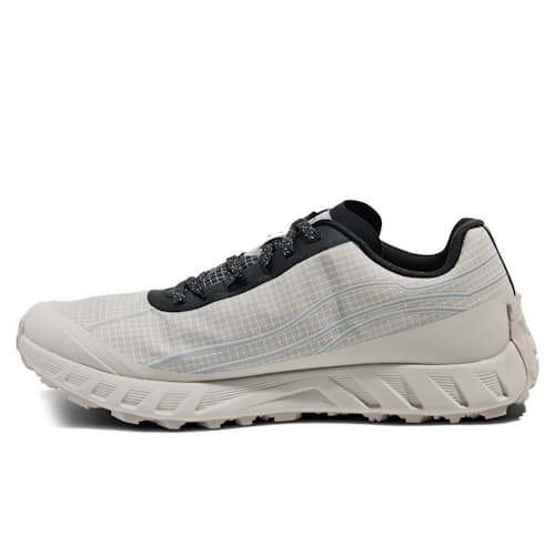 laydown image of 002 Trail Running Sneaker