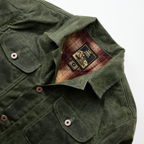 laydown detail image of Flannel-Lined Quilted Waxed Rancher