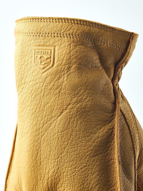 laydown detail image of Jon Glove