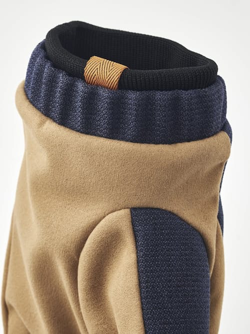 laydown detail image of Zephyr Glove