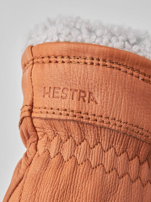 laydown detail image of Womens Buvika Glove