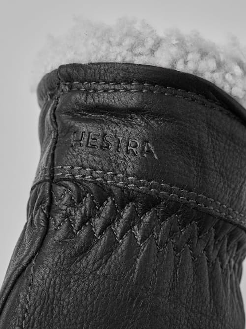 laydown detail image of Womens Buvika Glove