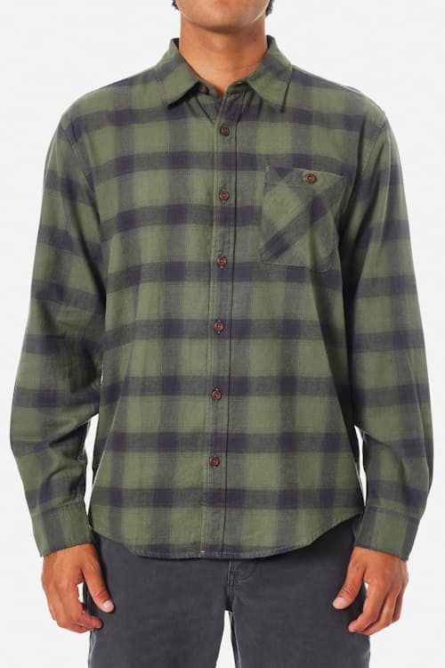 on model image of Derek Midweight Brushed Flannel