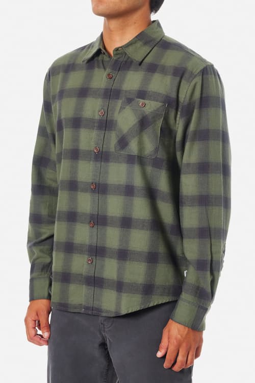 on model image of Derek Midweight Brushed Flannel