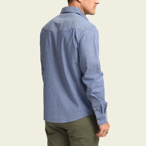 on model image of Crosscut Deluxe Snapshirt