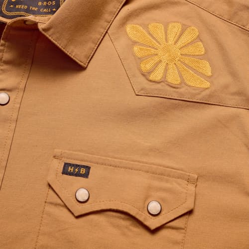 laydown detail image of Crosscut Deluxe Snapshirt