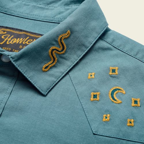laydown detail image of Crosscut Deluxe Snapshirt
