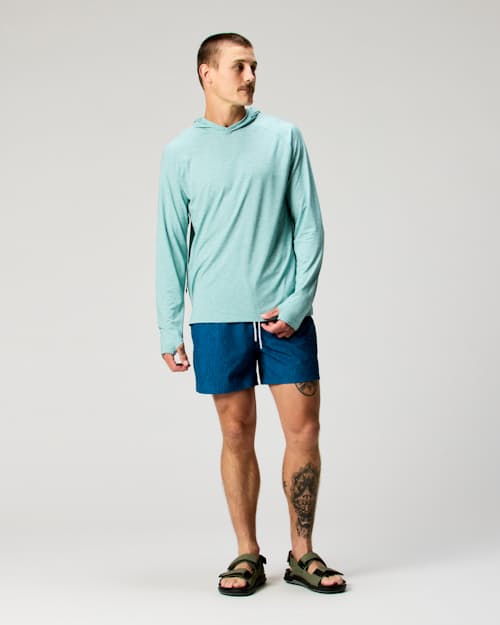 Keith is 6'0", 180lbs, and wearing size M