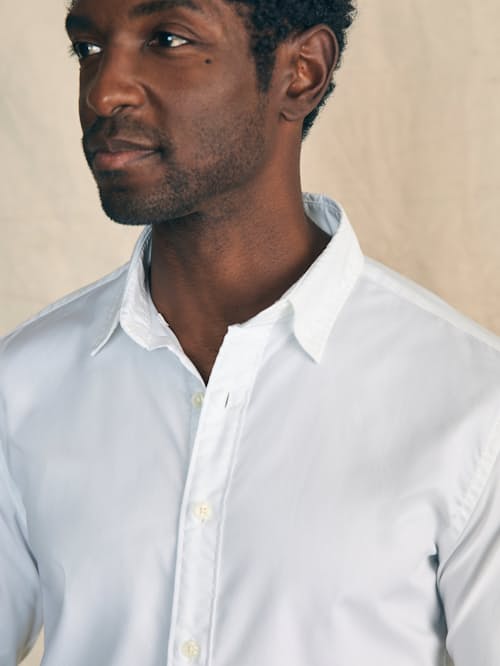 on model image of Movement Shirt