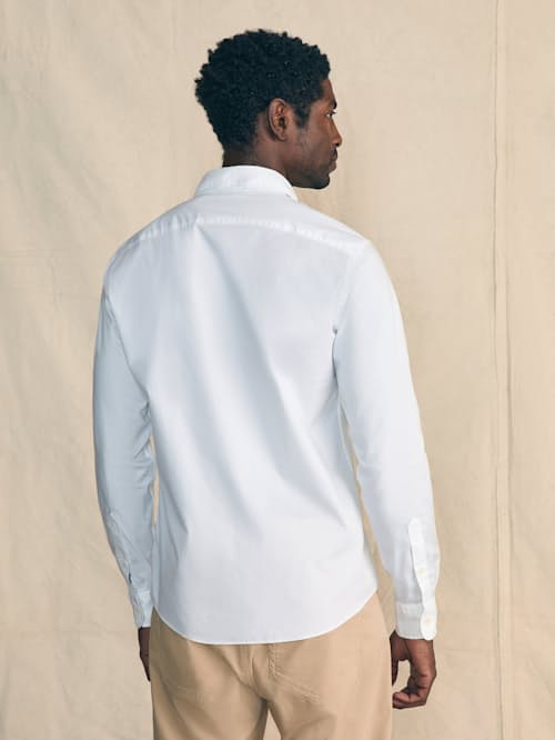 on model image of Movement Shirt