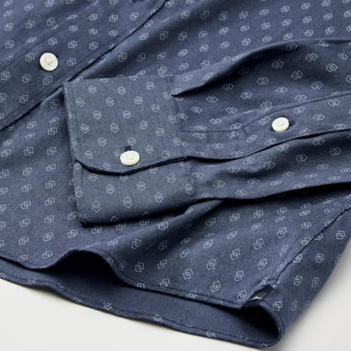 laydown detail image of Movement Shirt