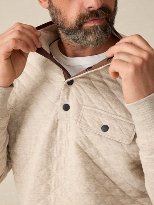 on model image of Epic Fleece Quilted Pullover