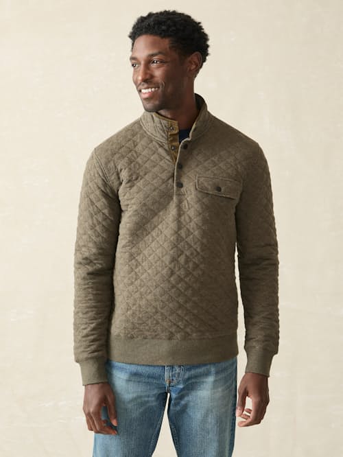 on model image of Epic Fleece Quilted Pullover