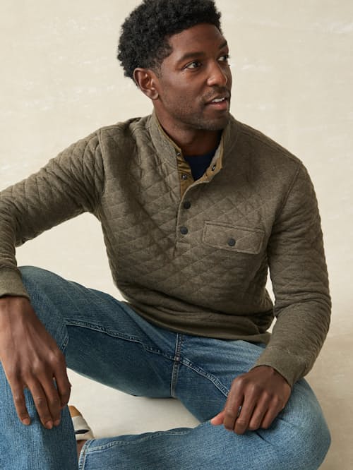 on model image of Epic Fleece Quilted Pullover