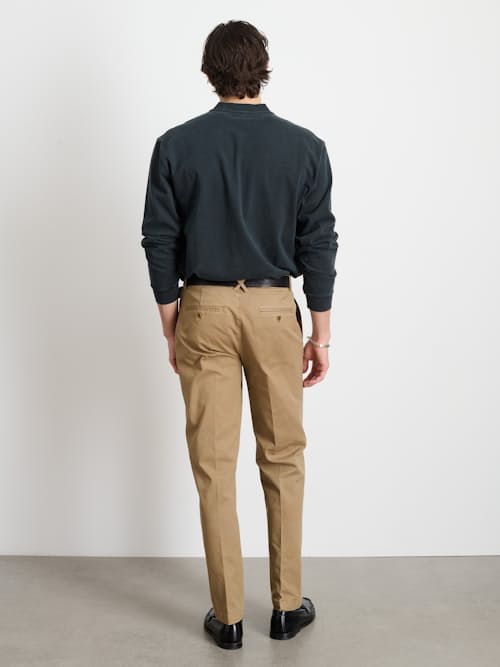 on model image of Alan Heavyweight Jersey Henley