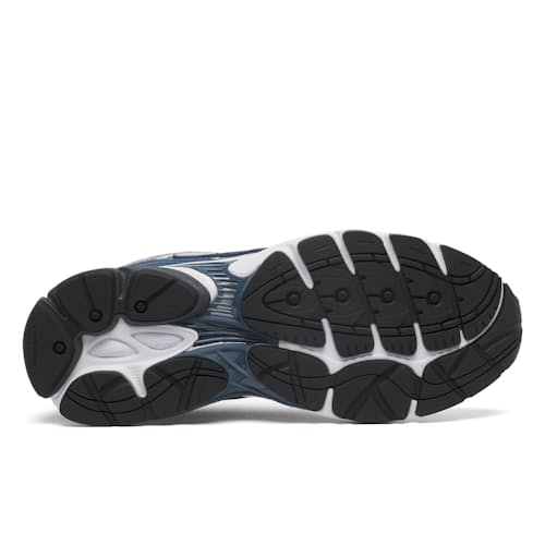 laydown image of Progrid Omni 9 Sneaker