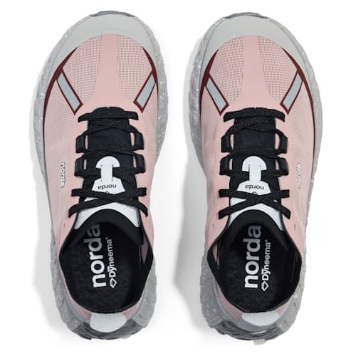 laydown image of 001 Trail Running Sneaker